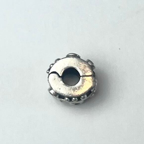 PANDORA Sterling Silver Clear CZ Tendril Swirl Clip Rare Retired Bead Charm - Picture 8 of 9